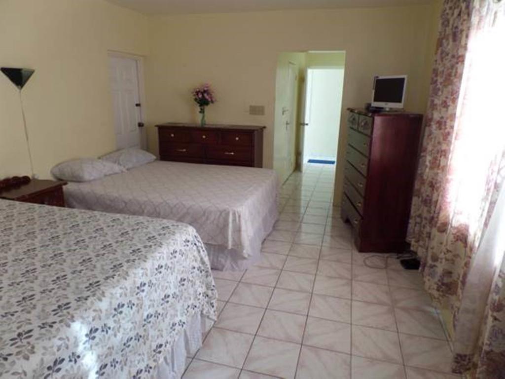 Villa Donna Inn Монтего-Бей Номер фото